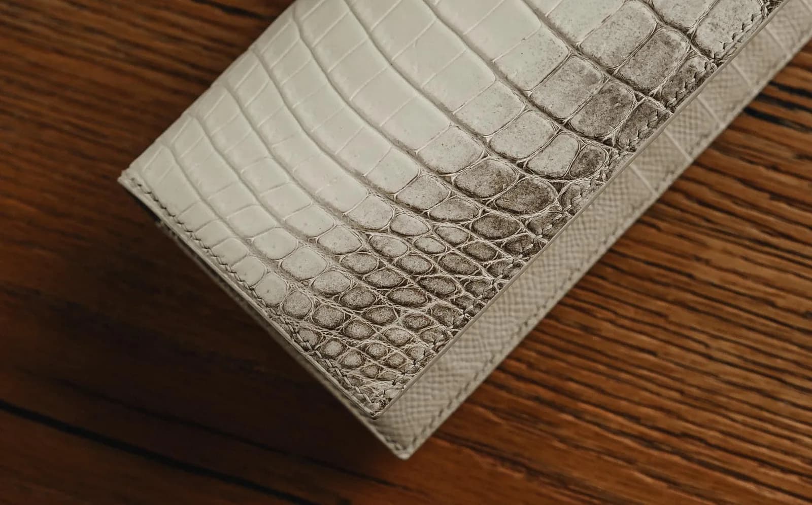 Ví Nữ Long Wallet - Da Alligator Himalaya - WhiteSmoke - Hình 4