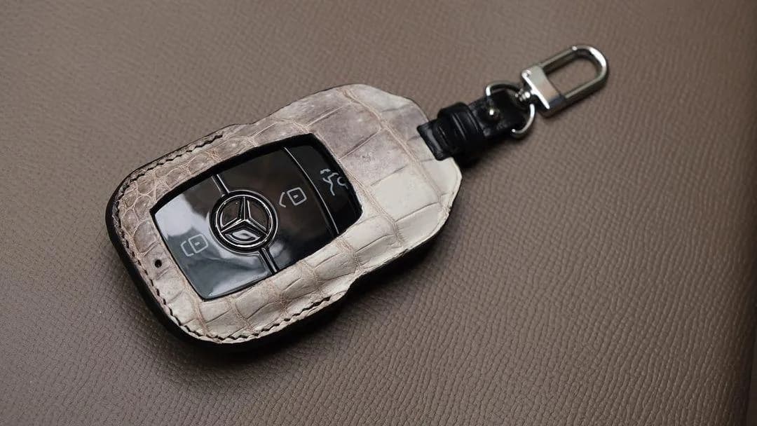 Key Cover Bao Da Bọc Chìa Khoá – Alligator – WhiteSmoke - KOI Leather