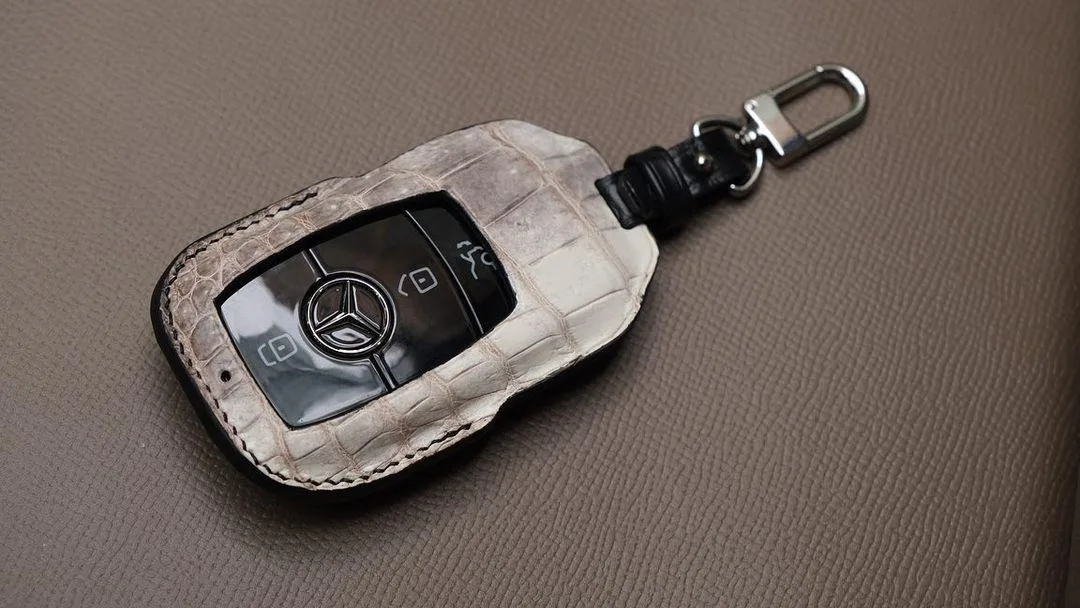 Key Cover Bao Da Bọc Chìa Khoá – Alligator – WhiteSmoke - KOI Leather