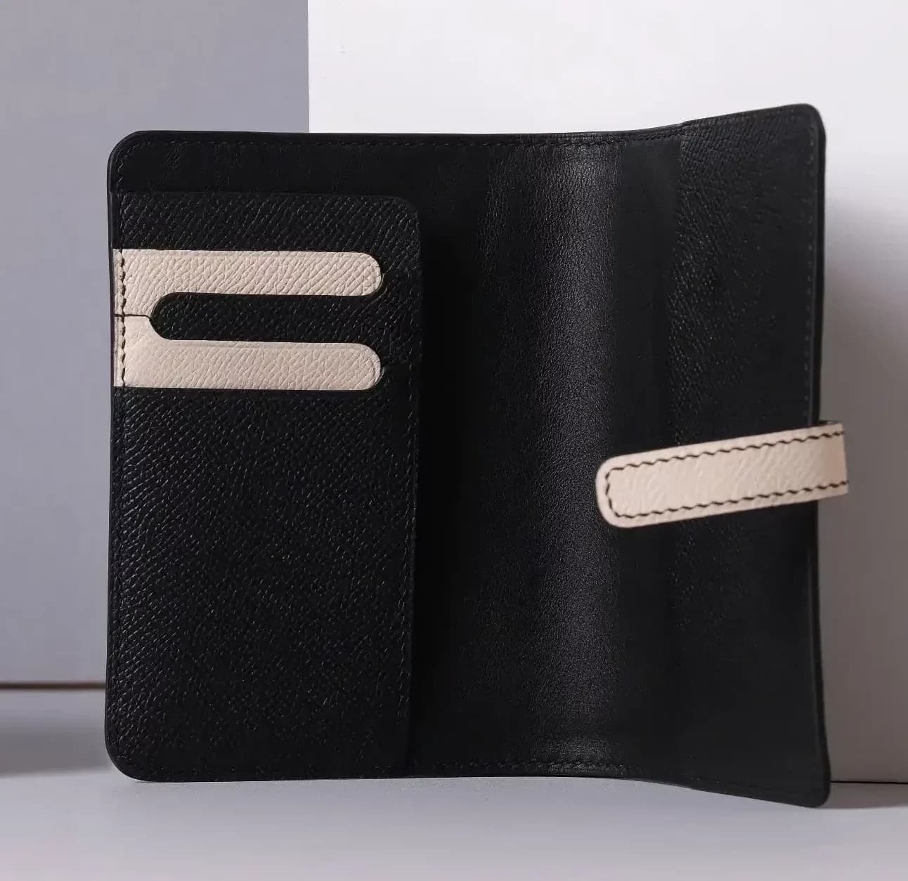 Bộ Sưu Tập PassPort Cover - Da Espom - KOI Leather