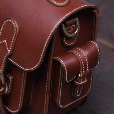 Túi Da Nam Đối Tượng Sử Dụng: Kích Thước: Thương Hiệu: Koi Bespoke Leather Loại Thiết Kế: Koi Leather Developed Bảo Hành: Màu Sắc Chủ đạo: Màu Sắc Phối: Animal Skin: Chất Liệu Da: