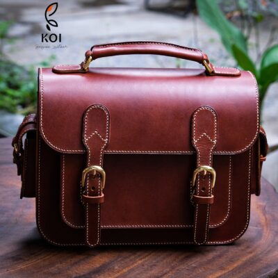 Túi Da Nam Đối Tượng Sử Dụng: Kích Thước: Thương Hiệu: Koi Bespoke Leather Loại Thiết Kế: Koi Leather Developed Bảo Hành: Màu Sắc Chủ đạo: Màu Sắc Phối: Animal Skin: Chất Liệu Da: