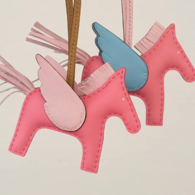 Charm Ngựa Đủ Màu Sắc