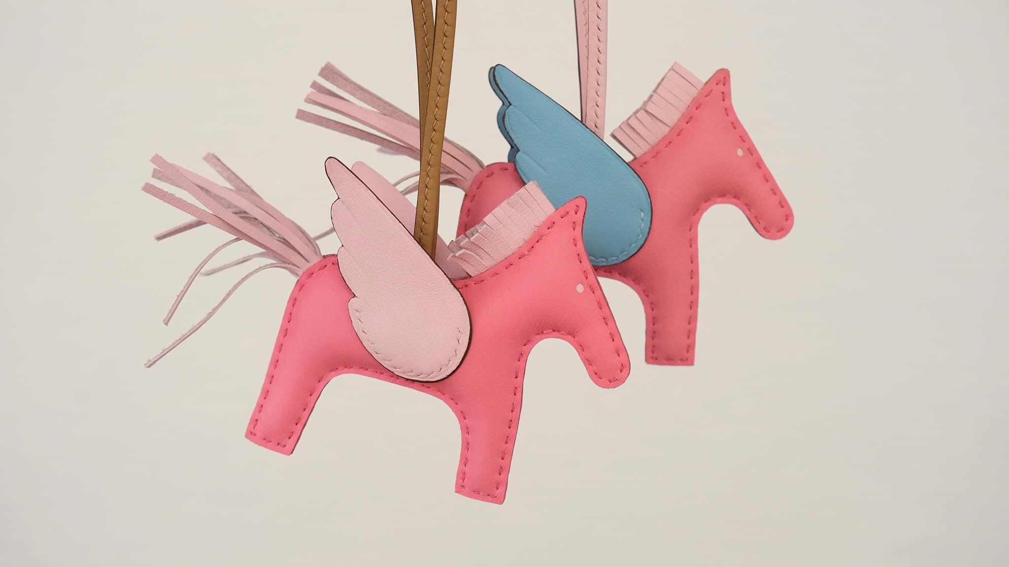 Charm Ngựa Đủ Màu Sắc