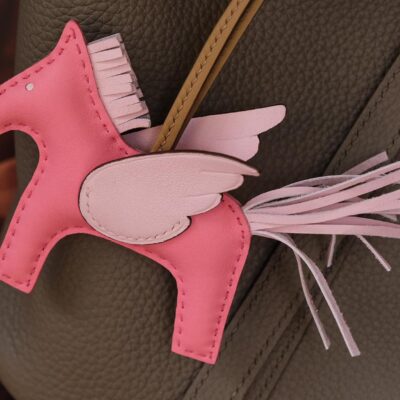 Charm Ngựa Đủ Màu Sắc