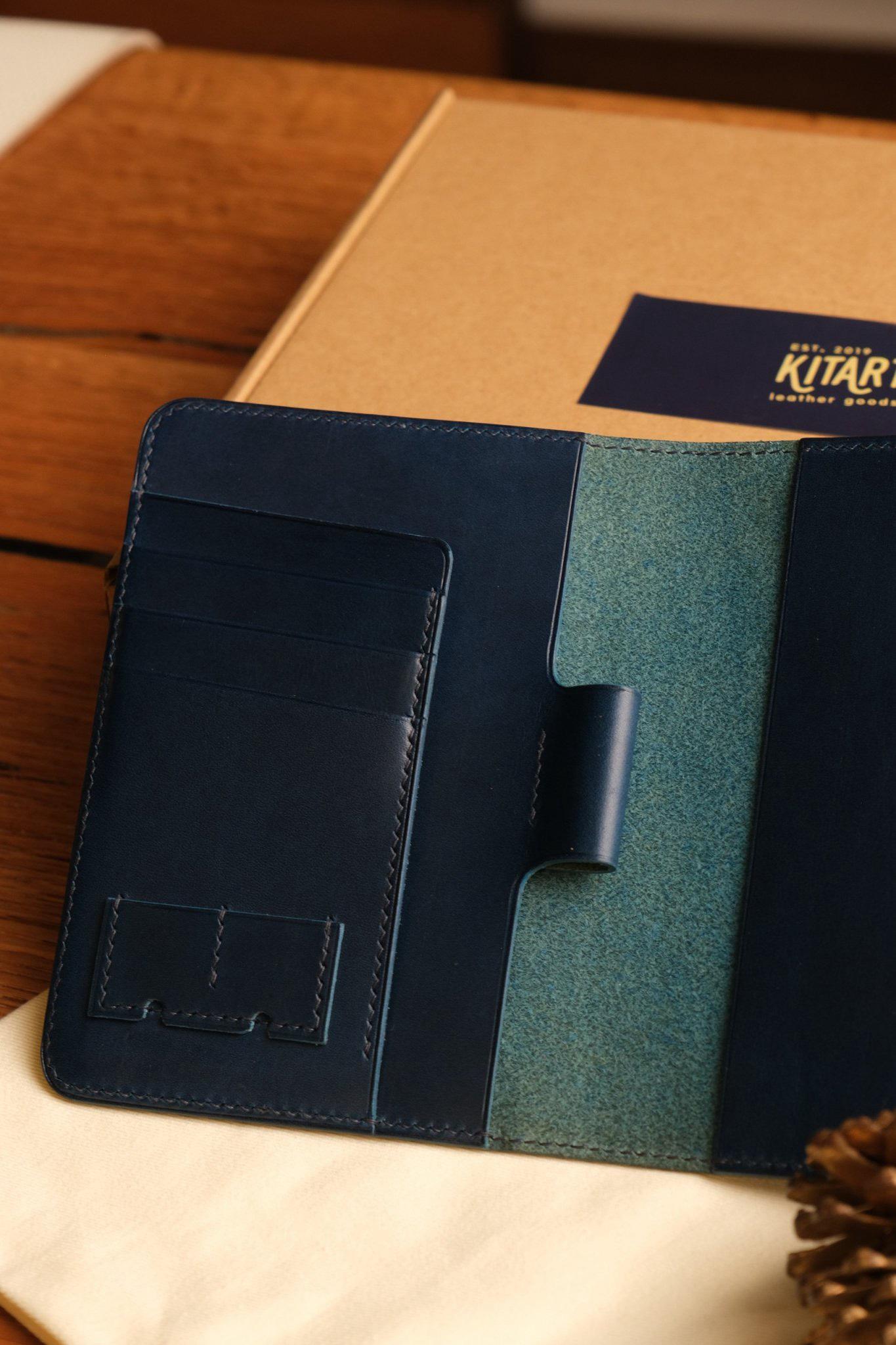 Passport Cover Da Dê Alran Đen