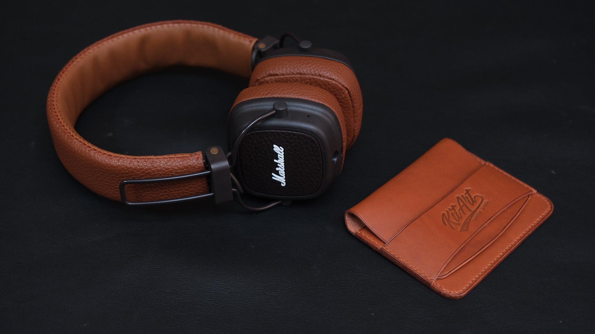 Tai Nghe Marshall Da Bò Cao Cấp Đen Nâu