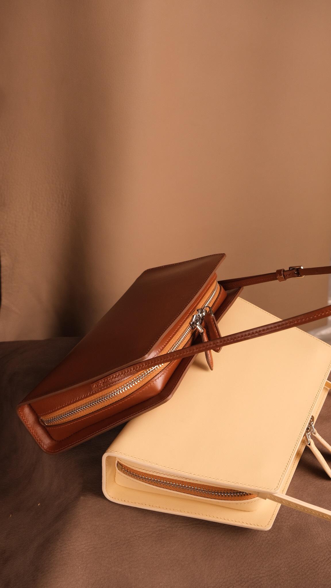 Lolita Bag Dạ Bê Boxcalf Beige, Caramel, Russian Red And Black