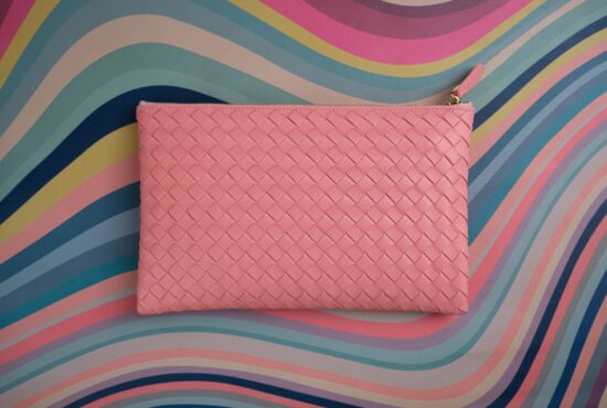 Clutch Đan Da Cừu Pink