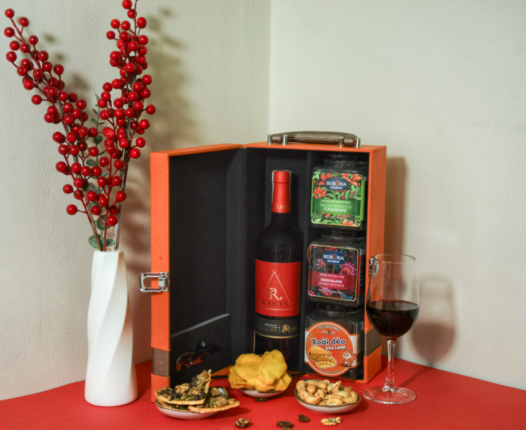 Rượu vang hộp da