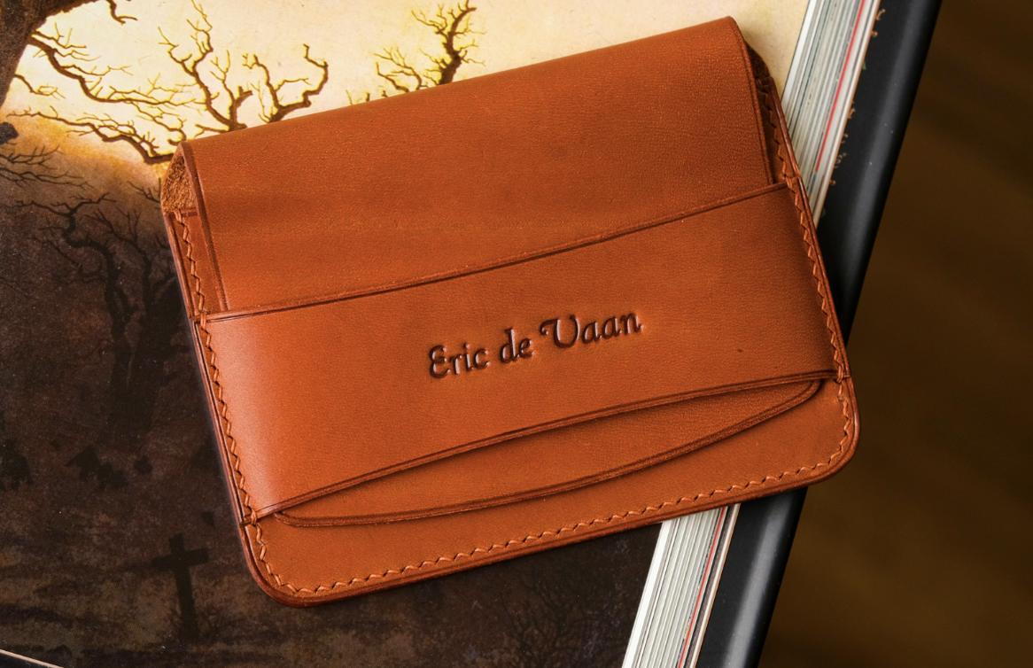 Ví Nam Khắc Tên – Cá Nhân Hóa Phong Cách Riêng