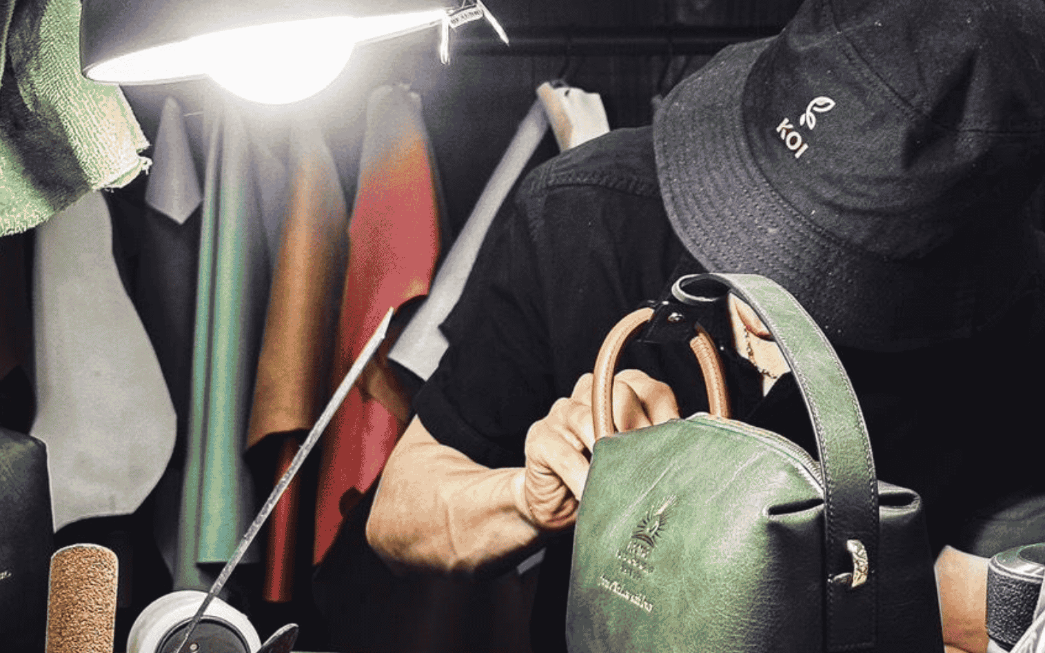 Cách Khắc Tên Lên Ví Da Đẹp, Bền & Ý Nghĩa Làm Quà Tặng