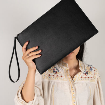 Clutch Đen Da Bò Nappa & Da Swift