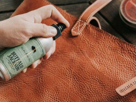 Cách vệ sinh túi hàng hiệu