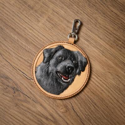 Charm Đeo Túi Da Bò Thuộc Thủ Công – Chân Dung Chó Đen